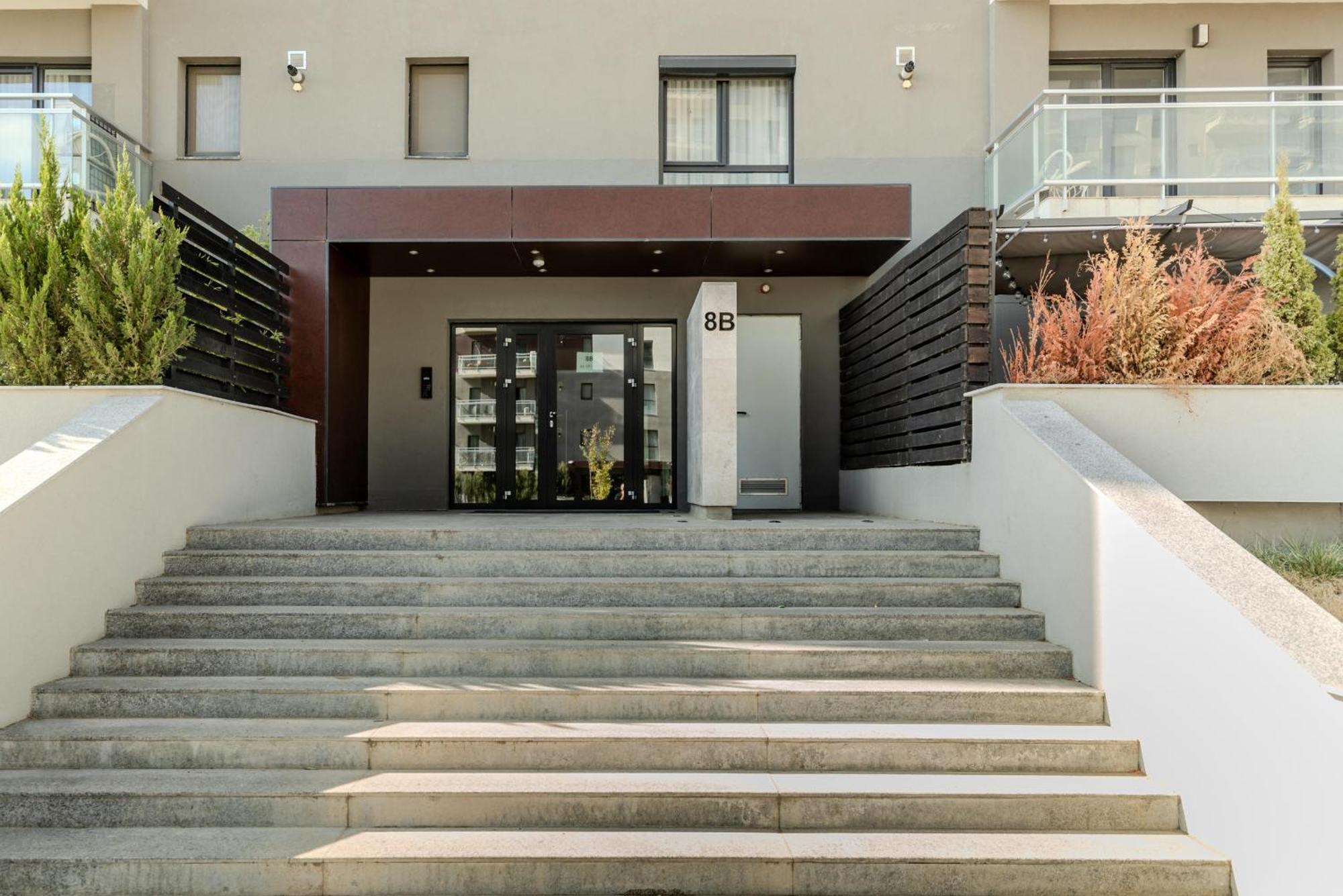 Perfect Stay: Urban Heaven In Aviatiei Business Area Bucarest